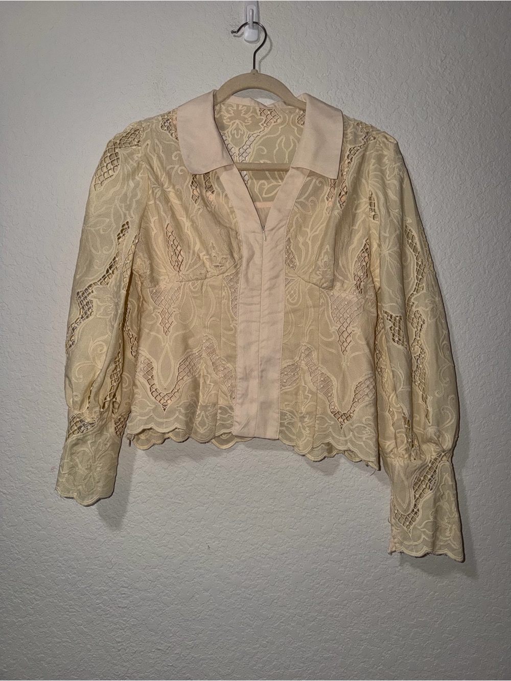 Beulah Style Lace Collared Women’s Blouse
